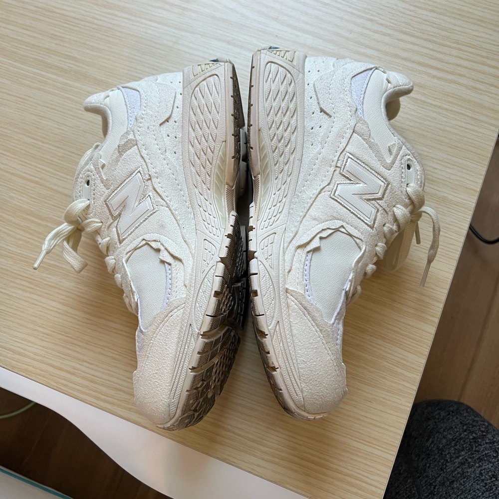 New Balance 2002 R - Picture 4 of 5